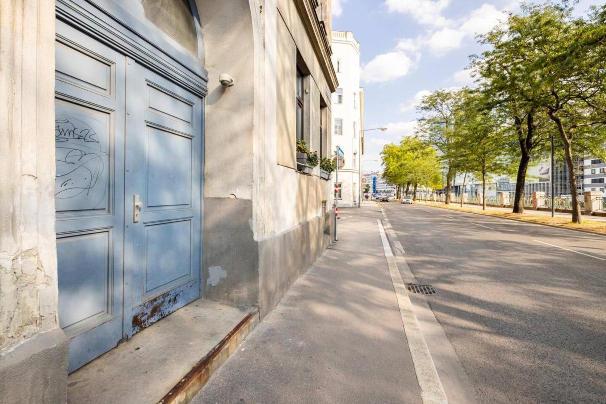 Apartment Near Schoenbrunn & Metro Vienna Exterior photo