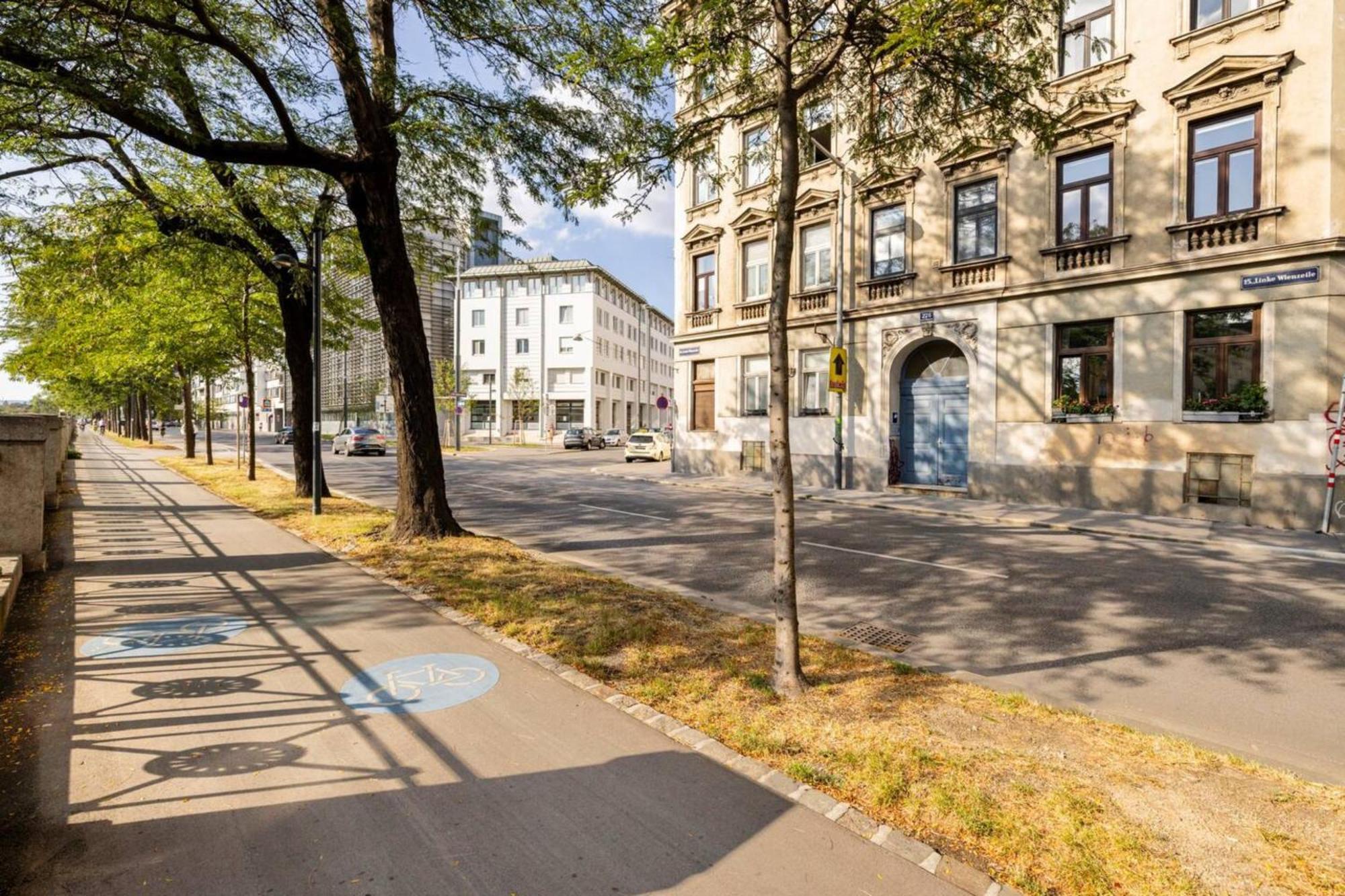 Apartment Near Schoenbrunn & Metro Vienna Exterior photo